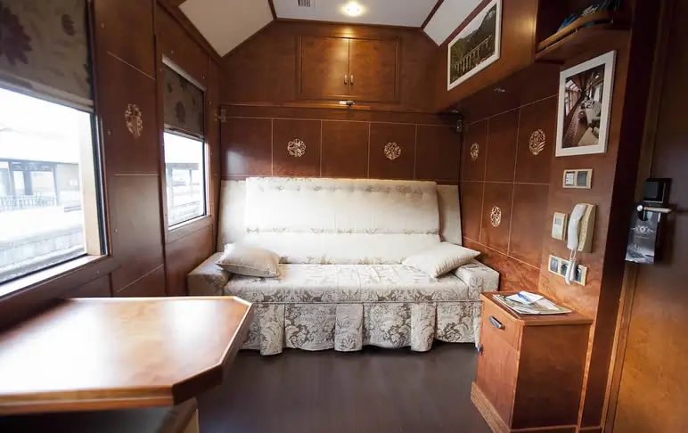 Deluxe Suite - Image 1