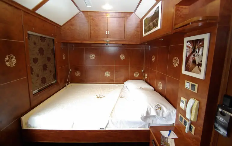 Deluxe Suite - Image 4