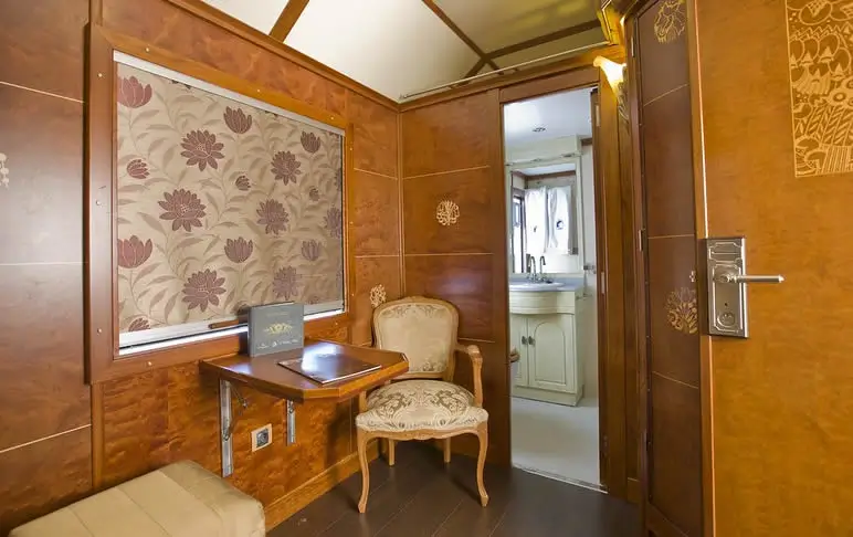 Deluxe Suite - Image 5