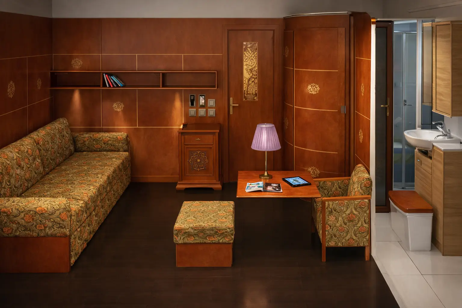 Deluxe Suite - Image 2