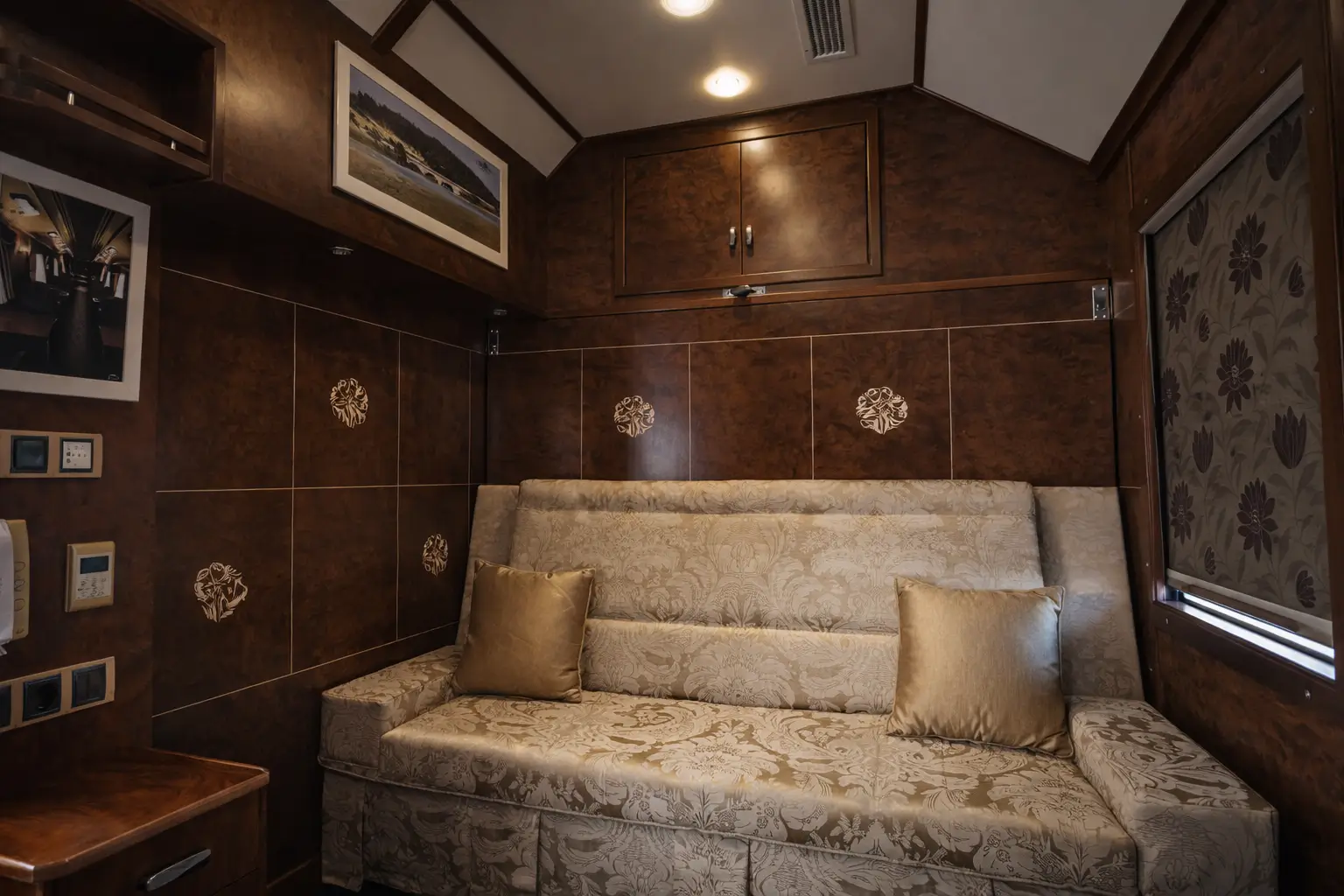 Deluxe Suite - Image 6