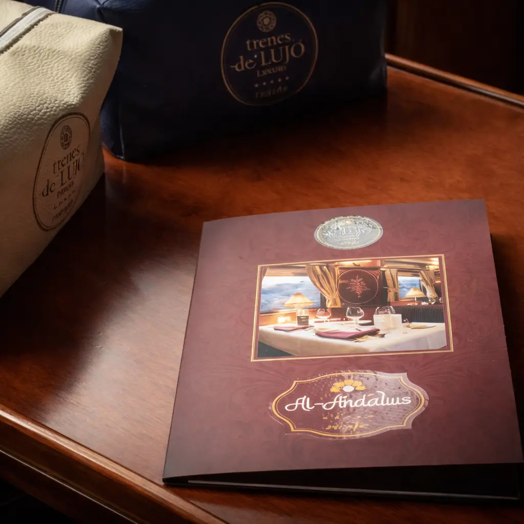 Deluxe Suite - Image 11