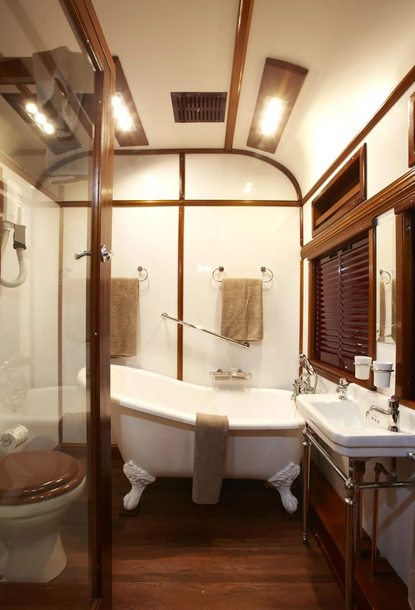 Royal Suite - Image 6